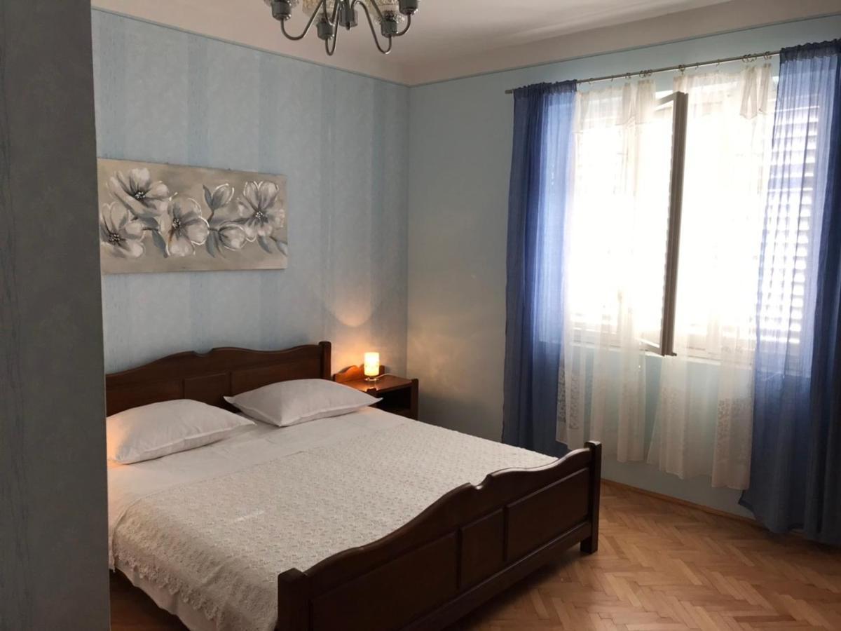 Apartments And Rooms Ljubica Lun  Bagian luar foto