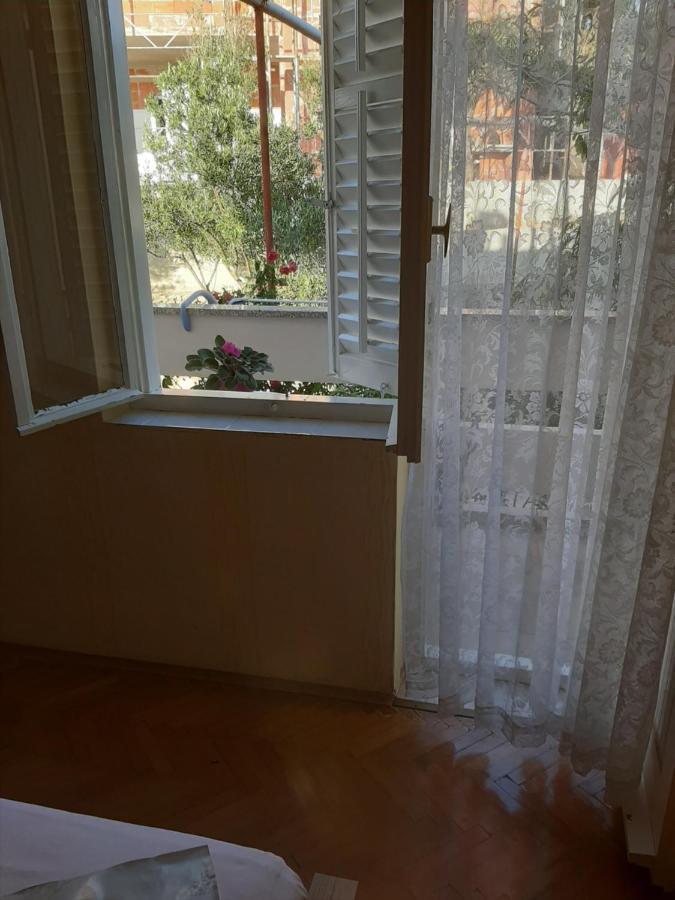 Apartments And Rooms Ljubica Lun  Bagian luar foto