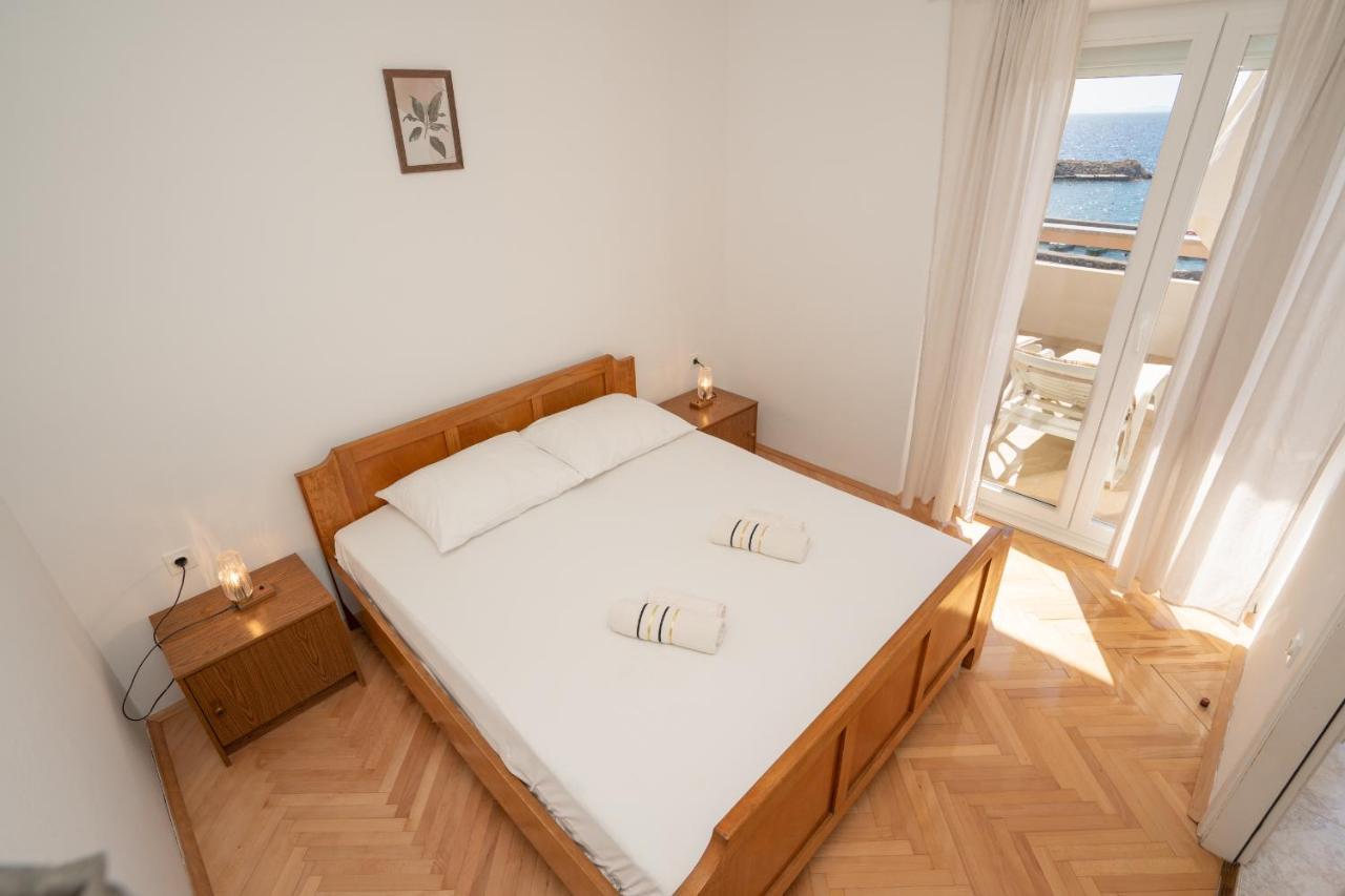 Apartments And Rooms Ljubica Lun  Bagian luar foto