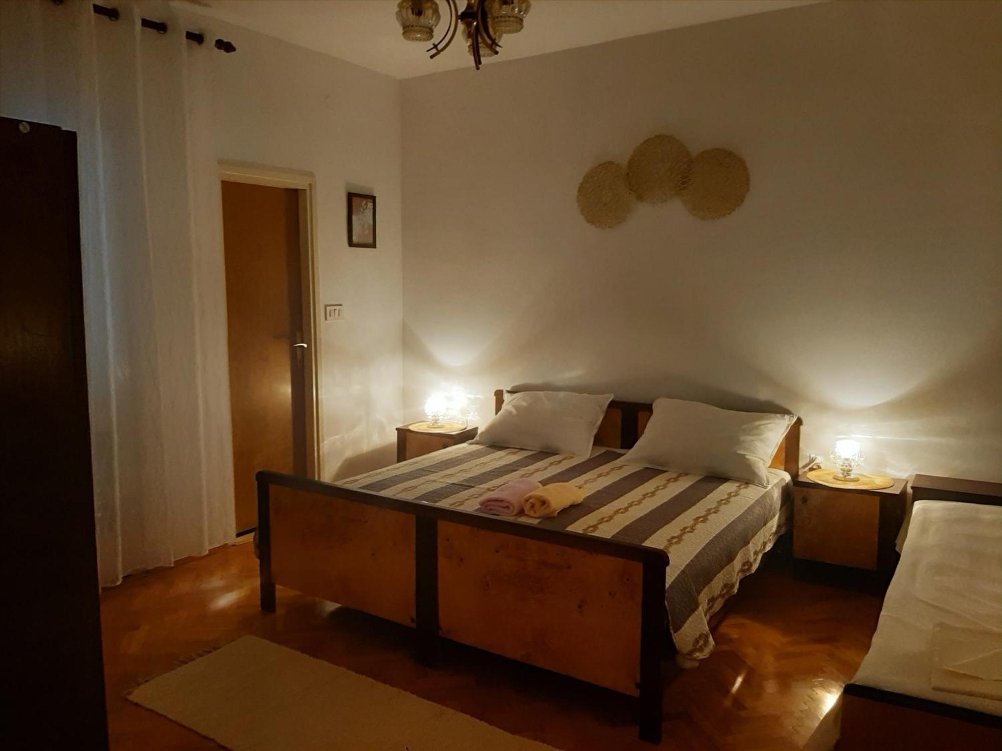 Apartments And Rooms Ljubica Lun  Bagian luar foto